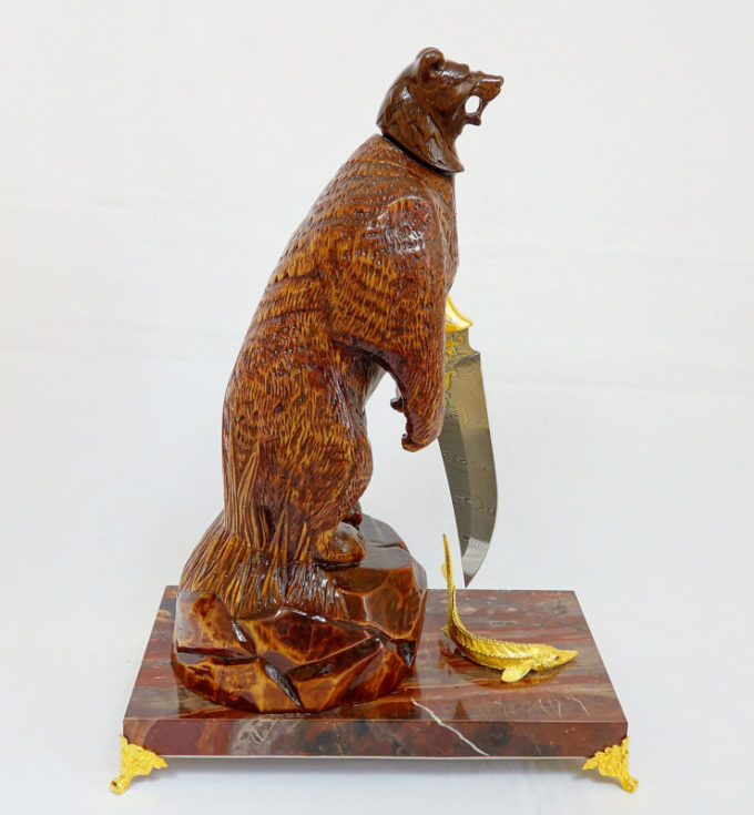 Нож Медведь на охоте